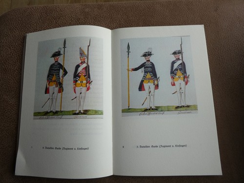 Fahnen uniformen der - der, truppen