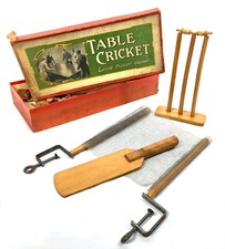 Antikes Tabletop Cricket