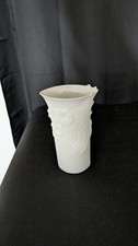 AK Kaiser Vase M.Frey 740/3 ca. 24 cm Bisquitporzellan mit Blumenrelief