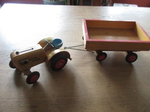 Traktor mit hänger holz - mit,