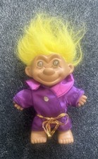 Troll - gelbe Haare - lila Anzug - 90er Jahre - ca. 13cm -