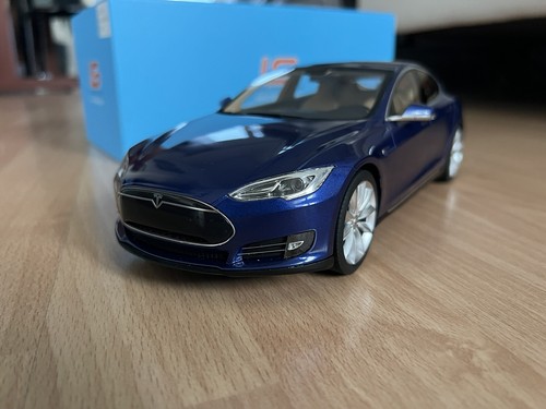 2012 tesla model blau 18 - tesla, 1:18