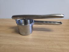 Kartoffelpresse und Dosenöffner 