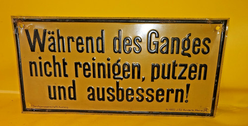 Altes blechschild während des - altes,