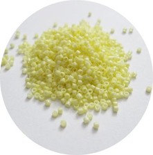 NELLYS ORIGINAL Miyuki Delica Beads  DB2101 rund 11/0 light lemon ice 10g