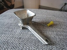 alter Vintage Kräutermühle