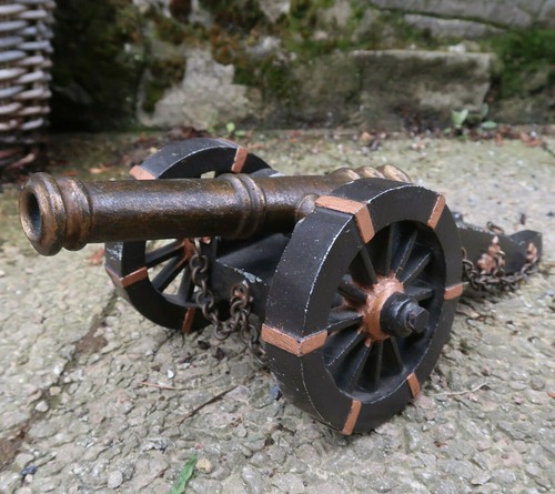Schöne alte kanone - ca., 2,7