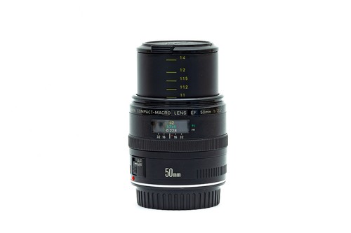 Canon 50mm macro - f/2.5, lens