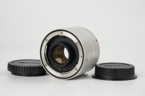 Near mint canon extender - +++],