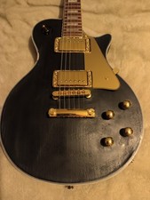 Selbstgebaute E-Gitarre im Les