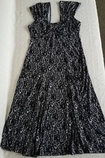 Festliches Kleid, Größe 40, oben Bodycoon - unten Swing, super Passform