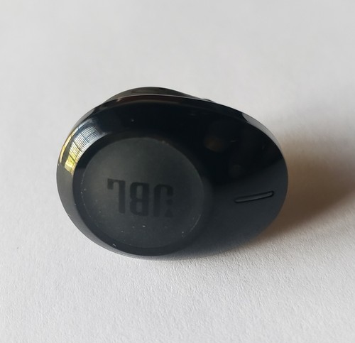 Defective black jbl tune - defective,