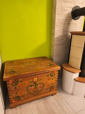 Antike Handbemalte Bauerntruhe