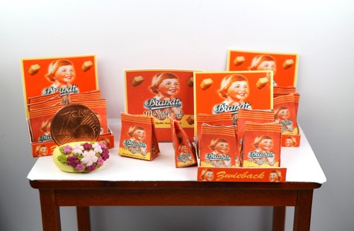 6 tüten zwieback im - *~, *