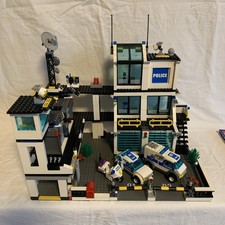Lego 7744 Polizeistation ohne Minifiguren