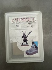 Warhammer Citadel Snow Farbe Base Space Marines Basegestaltung Gras Grasbüschel
