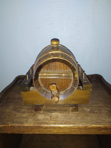 Altes holz wein fass kneipe - altes,