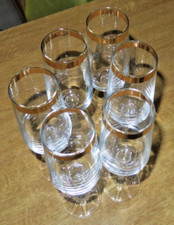 sechs  Gläser Wein Sekt