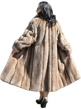 Nerzmantel Pelzmantel Nerz Mink Pelz Rieger Design Fischgrät Muster Braun Grau