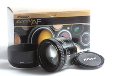 Nikon AF Nikkor 1,8/85 Tele Lens Lichtstark