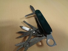 VICTORINOX SWISSCHAMP m