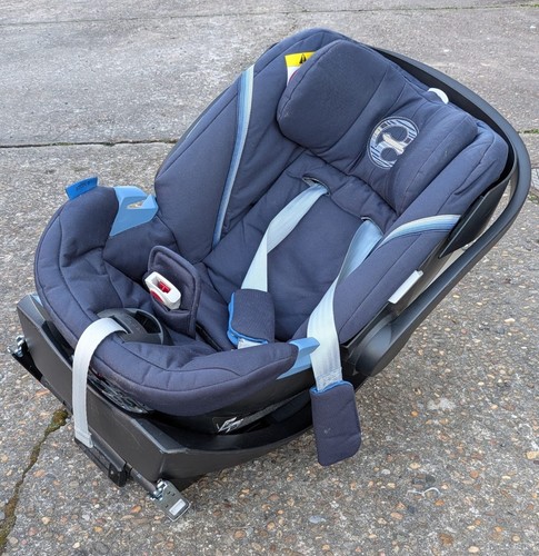 Babyschale mit station - mit,