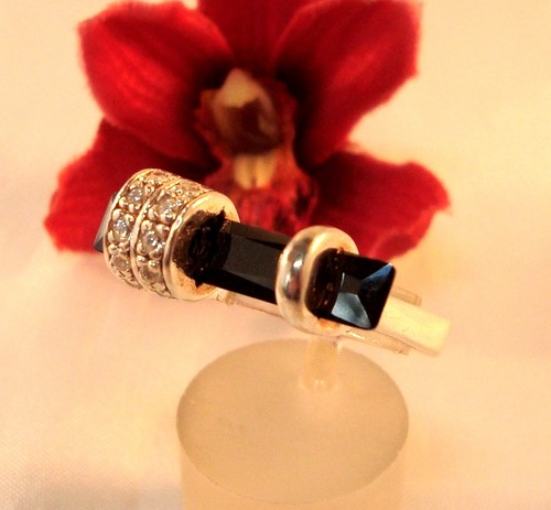 Extravaganter moderner ring - extravaganter,