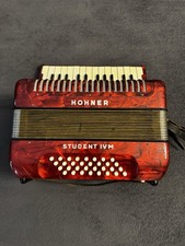 Hohner Student IVM Akkordeon-Schifferklavier, Rot, Inkl. Koffer