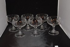 6 Sektschalen mit dekorativem