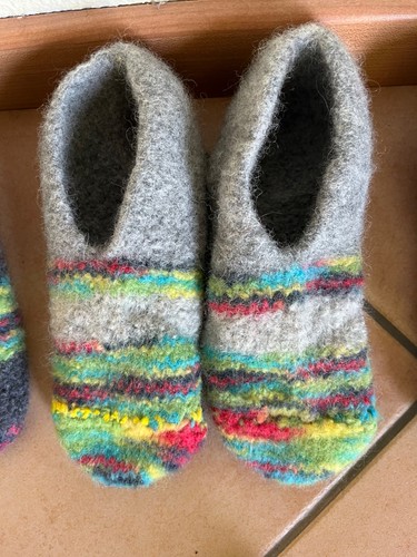 Handgeferigte woll filzsocken - handgeferigte, woll-filzsocken