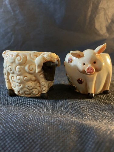 Paar eierbecher schwein und - schwein,