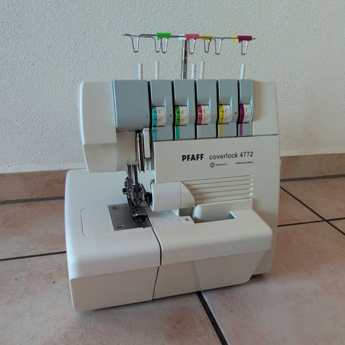 Pfaff coverlock 4772 - pfaff,