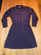 auberginefarbenes Stiefelkleid