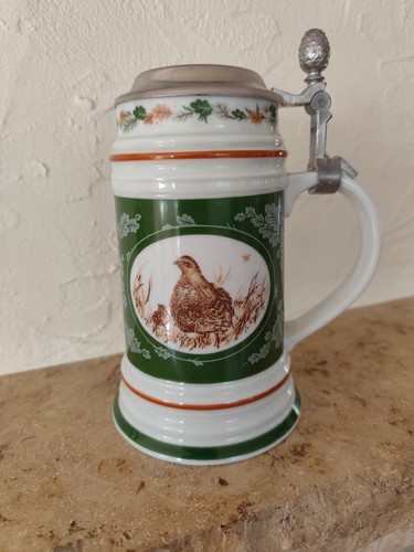Alter bierkrug mit zinndeckel - bierkrug,