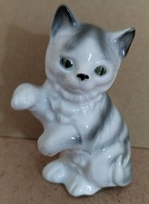 Porzellan - Stehende Katze -