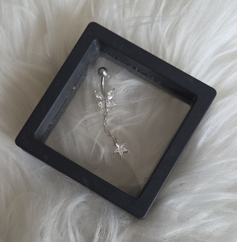 Bauchnabelpiercing