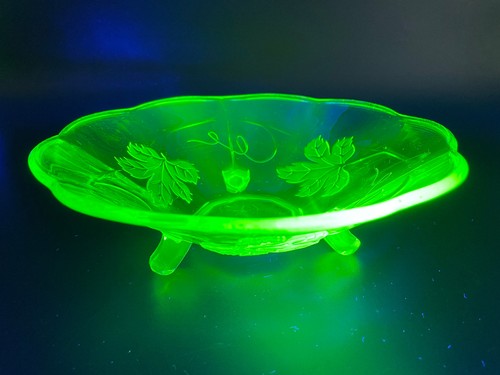 Uranglas art deco - art, pressglas