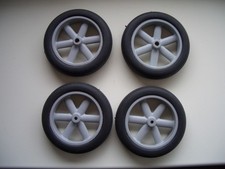 Vier Räder Hyperion für