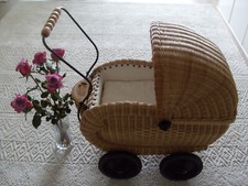 Puppen-Kinderwagen Wagen Korbwagen altes Ausstellungsstück unbespielt RARITÄT