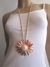 Damen Hals Kette lang Modekette Statement rose Gold Blume Margaritte Lagenlook