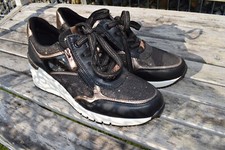 Turnschuhe Gold Gr. 40 neu!