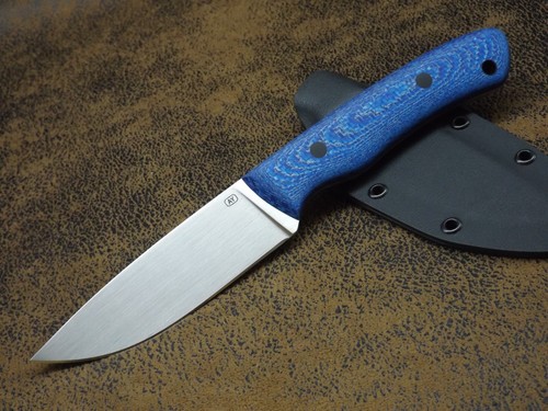 Custom knives exklusives - y.a.,