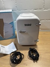 YASHE Mini Kühlschrank, 4 Liter Mini-Kühlschränke für Kosmetik, Getränke, 220V A
