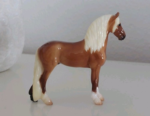 Breyer stablemate collector - breyer,