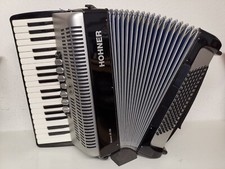 Akkordeon HOHNER Bravo III 96 BASS, MIKROFON BASSMIDI. 