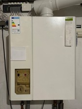 Brennwerttherme Logamax Plus GB112-24 G25 mit 160l Wasserspeicher SU160/1W