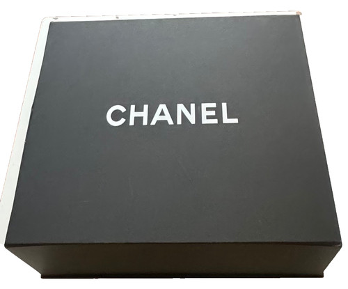 Chanel box mit magnetdeckel - chanel,