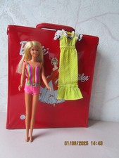 Malibu Francie von 1971 mit Koffer und Kleidung