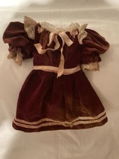 zweiteiliges dunkelrotes