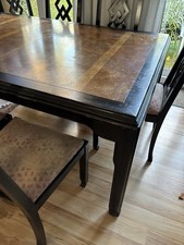 Tisch Esstisch mit 2 Einlegeplatten Intarsien mit 8 Stühlen Dabei Holz Esstisch